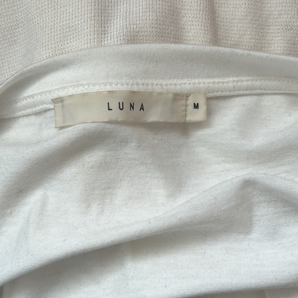 Women’s Cotton and Lace White Medium Long Sleeve Top - Picture 4 of 4